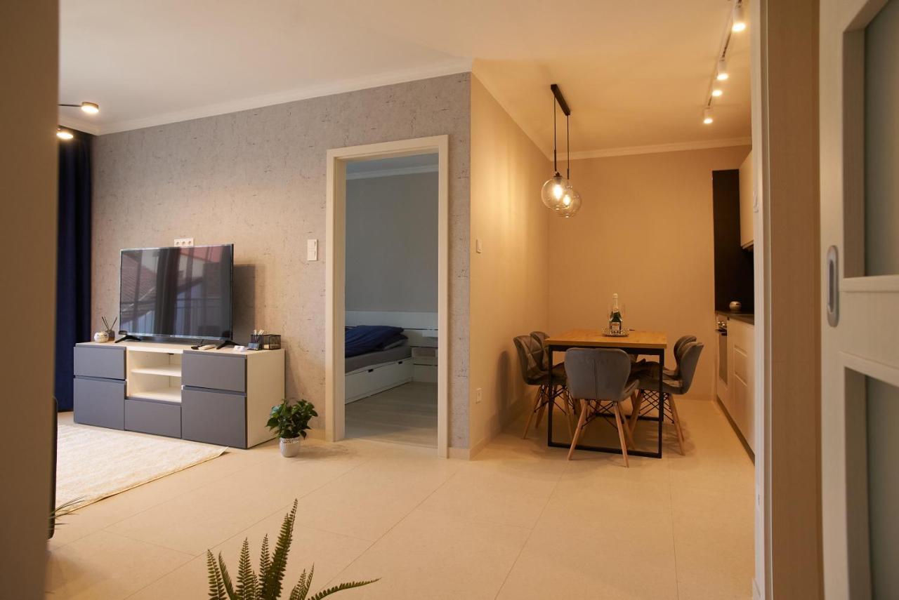 Sunlight Grey - Szeged Apartment Exterior photo